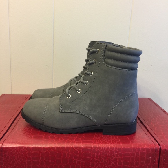 The Children's Place Other - Children’s Place Girls Lace Up Combat Boots